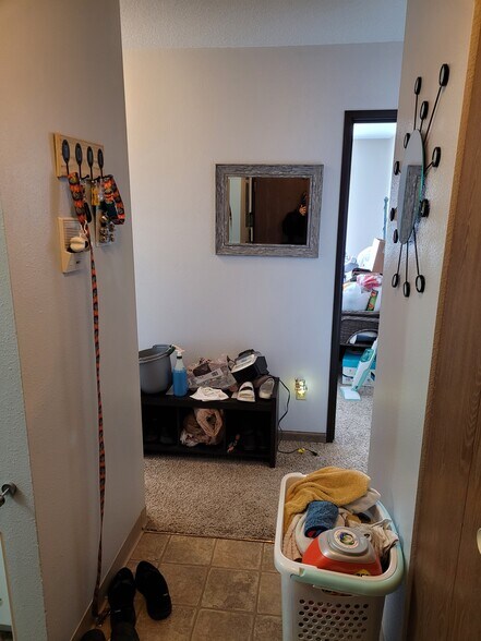 Building Photo - 341 Prairiewood Cir S