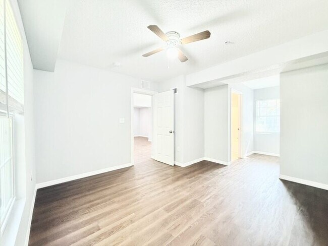 Building Photo - 425 F St