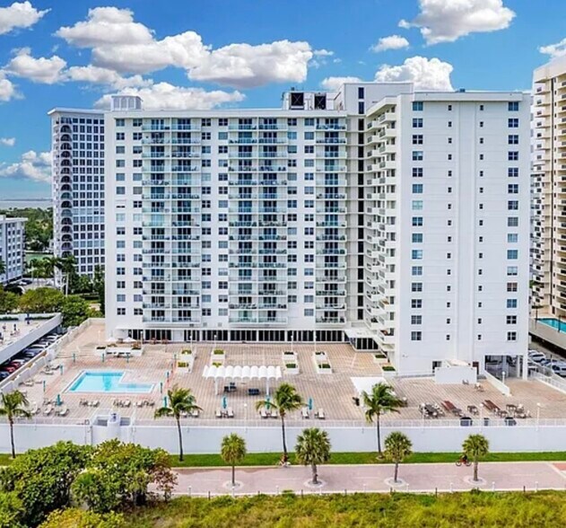 Building Photo - 5701 Collins Ave