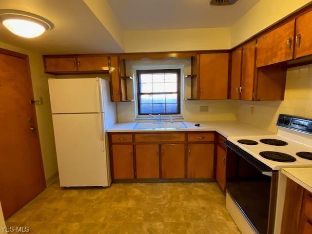 Building Photo - 2855 Morewood Rd