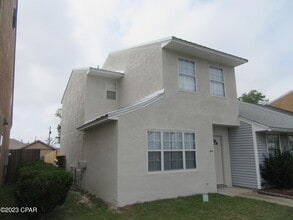 Building Photo - 134 Parker Village Cir
