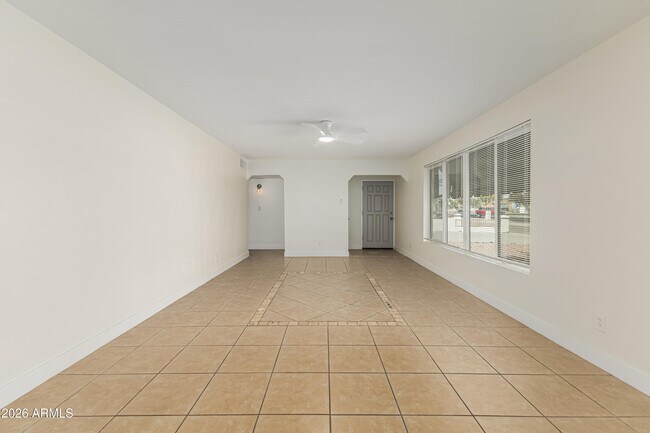 Building Photo - 5620 N 19th Ave