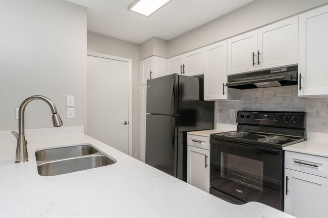 Building Photo - Clear Run