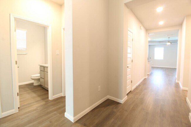 Building Photo - 3713 Tripps Pl