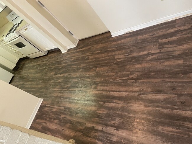 Building Photo - 1662 Summit St