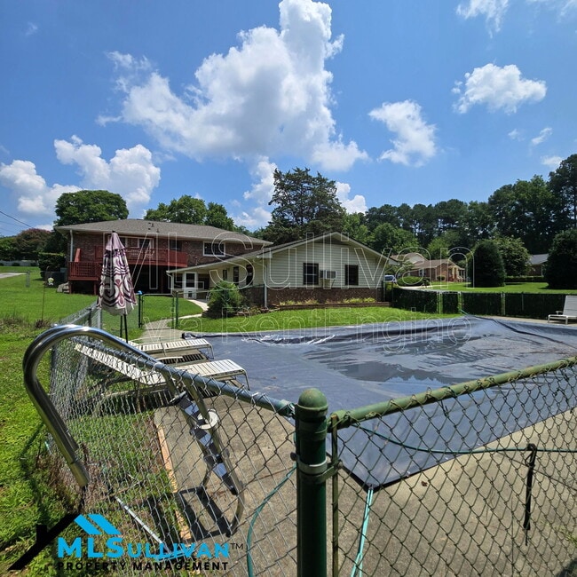 Building Photo - 2601 Cohnwood Dr