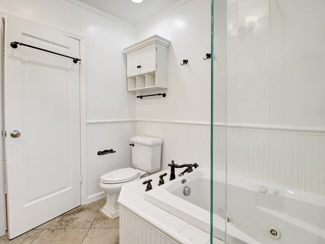 Building Photo - 203 S Stanley Dr