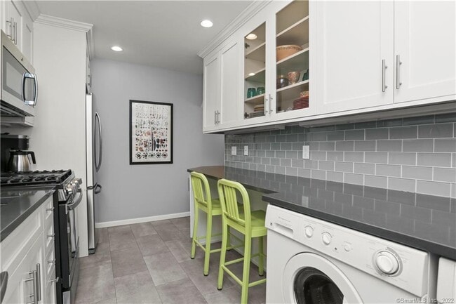 Building Photo - 245 Unquowa Rd