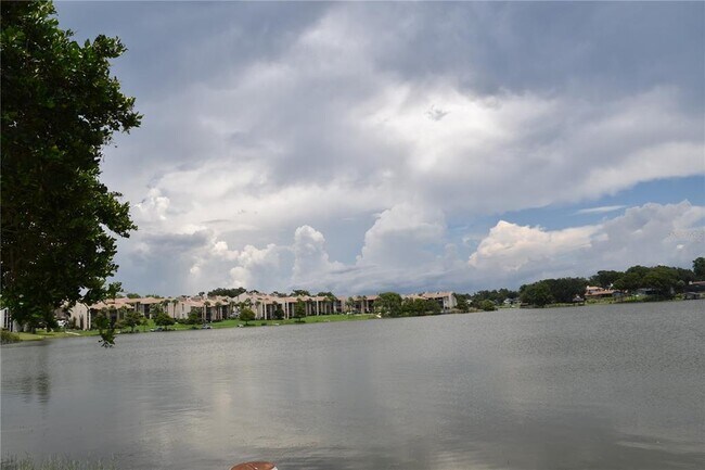 Building Photo - 528 Orange Dr