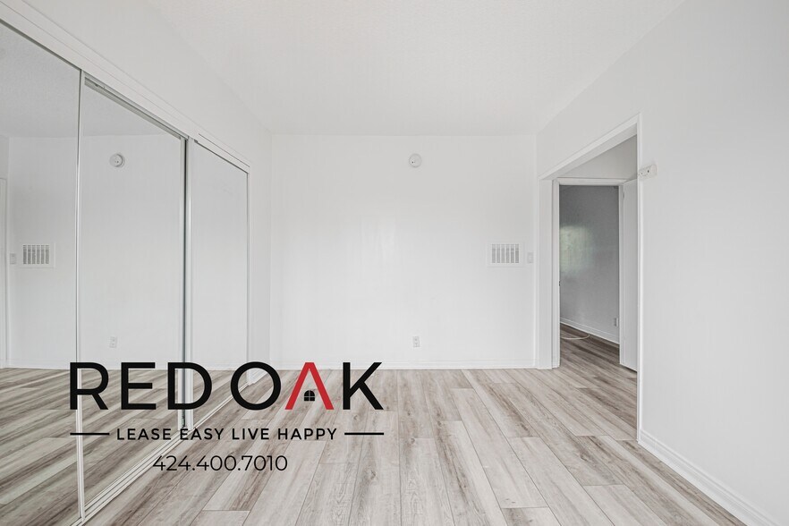 Building Photo - 5119 Fountain Ave