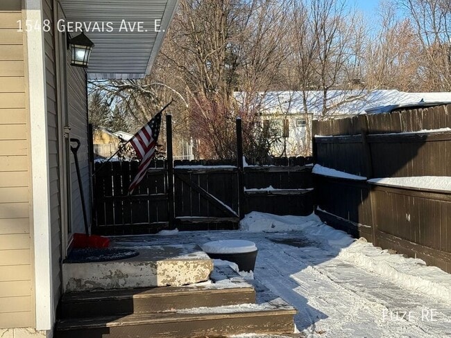 Building Photo - 1548 Gervais Ave E