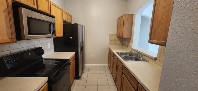 Building Photo - 3 bedroom condo in Horizons at Vista Lakes