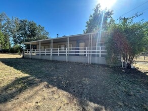Building Photo - Quiet foothills