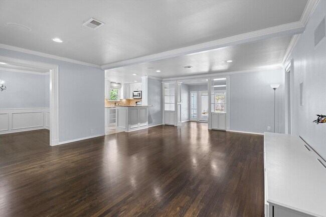 Building Photo - 1328 Bingle Rd
