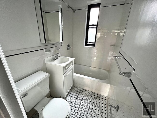 Building Photo - 850 Amsterdam Ave