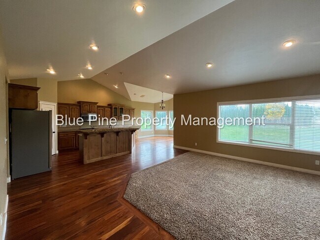 Building Photo - 6192 Pheasant Dr