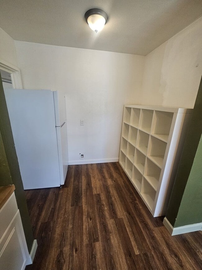 Building Photo - Home for Rent in Corning! 2 Bedroom 1 Bathroom PLUS Bonus Room