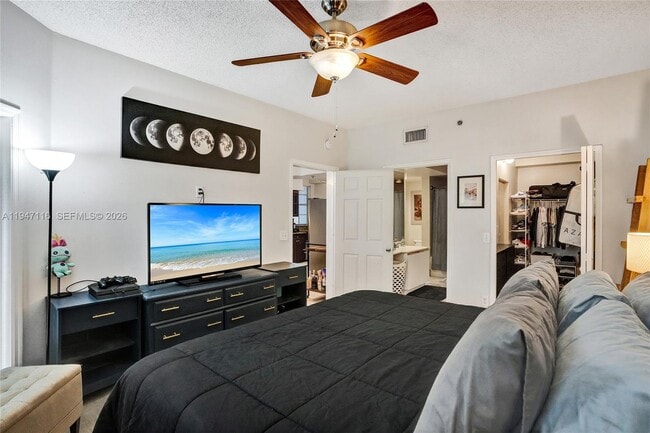 Building Photo - 3155 NE 184th St