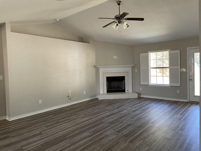 Building Photo - 8770 Kennedy Dr