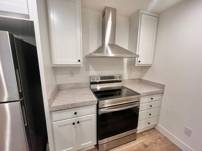 Building Photo - Brand New 2 Bedroom, 1 Bath ADU – Prime Location