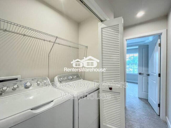 Building Photo - 202 Reid's Pl Dr