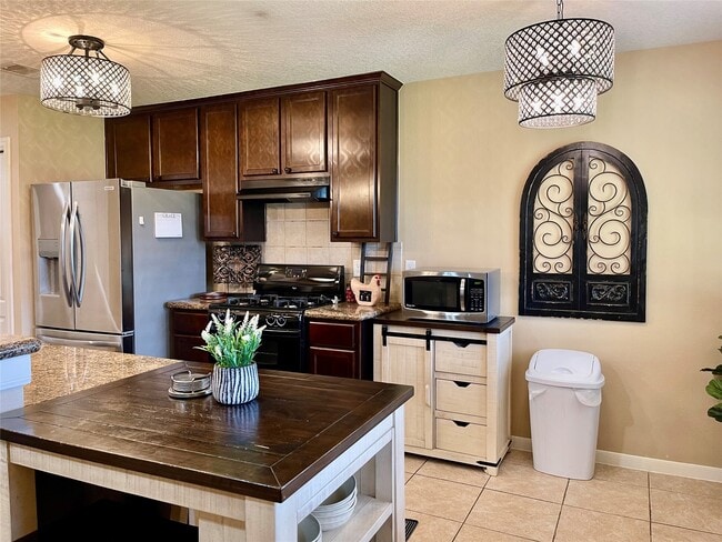 Building Photo - 7808 Colonial Ln