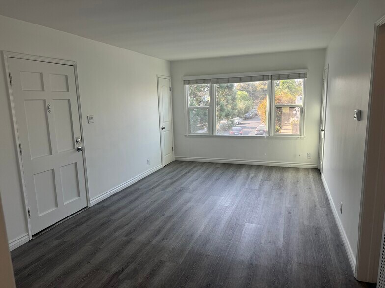 Building Photo - 436 Venice Way