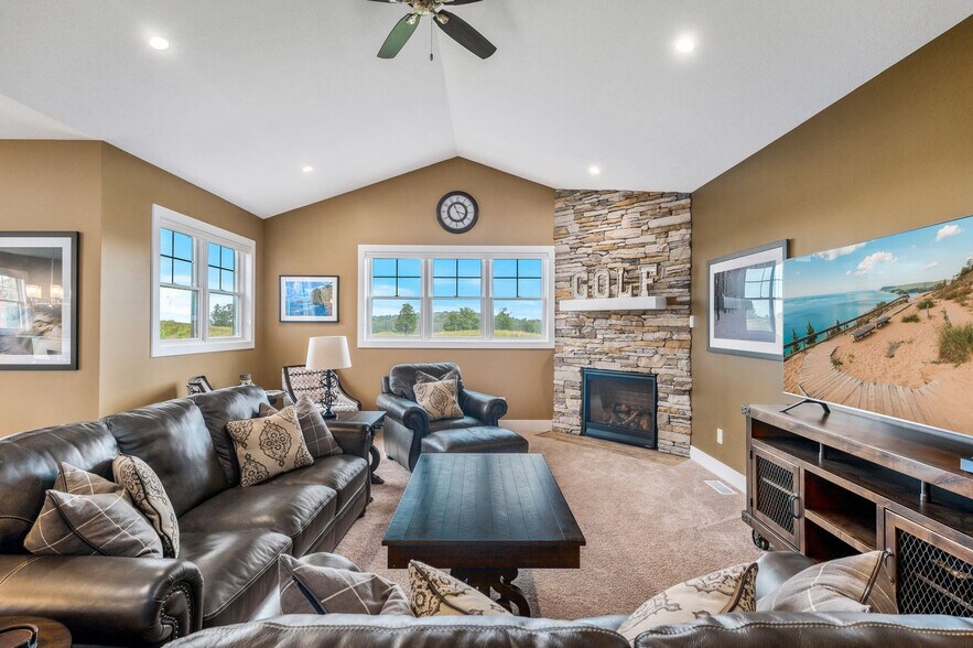 Building Photo - 12534 Old Orchard Trail