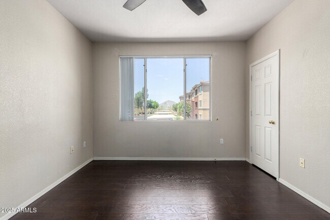 Building Photo - 5401 E Van Buren St