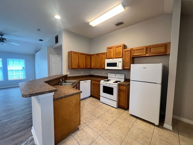 Building Photo - Newly Renovated 3 bedroom 2 bath home!!