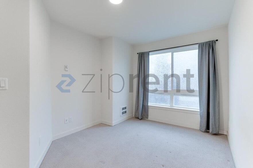 Building Photo - 6736 15th Ave NW