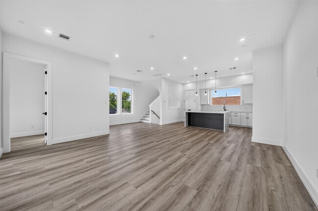 Building Photo - 2421 Harrington St