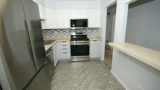 Building Photo - 521 73rd St
