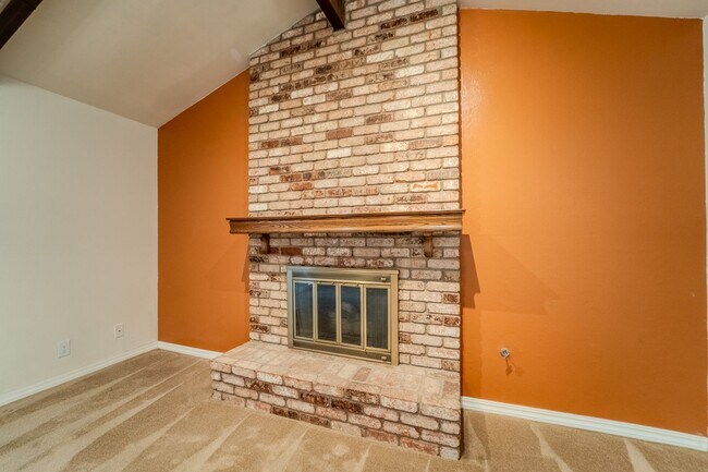 Building Photo - North Yuba City 3 bd 2 bath Home