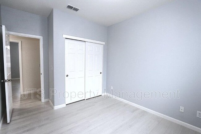 Building Photo - 9200 Rioja St