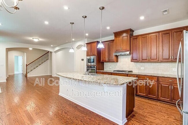 Building Photo - 728 Lampwick Ln