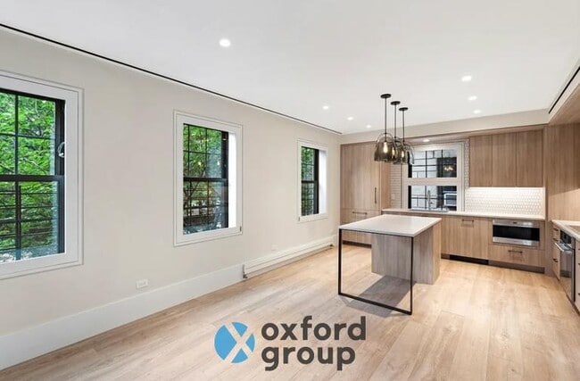 Building Photo - East 80th Street