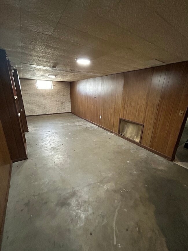 Building Photo - 225 Ben Nevis Rd