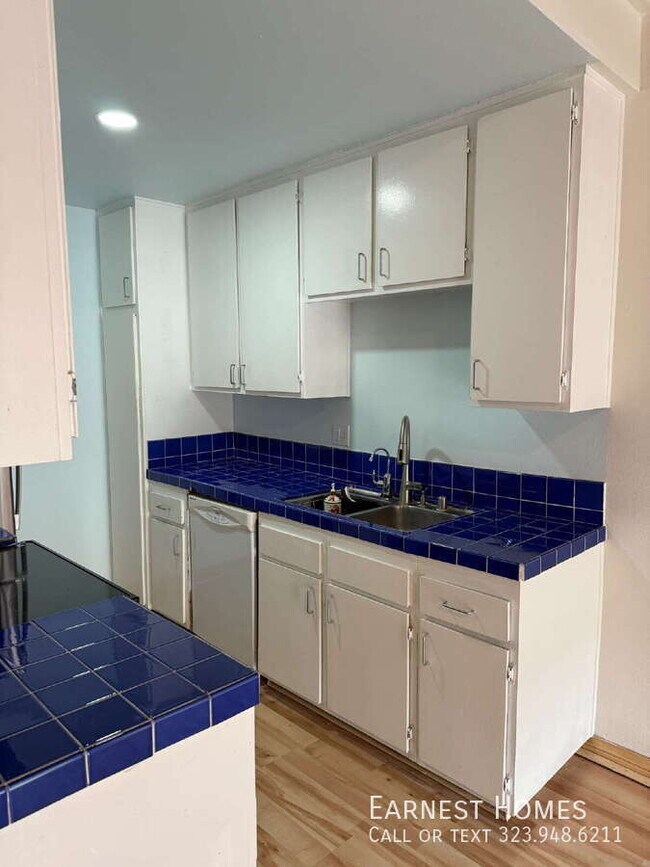 Building Photo - 5460 White Oak Ave
