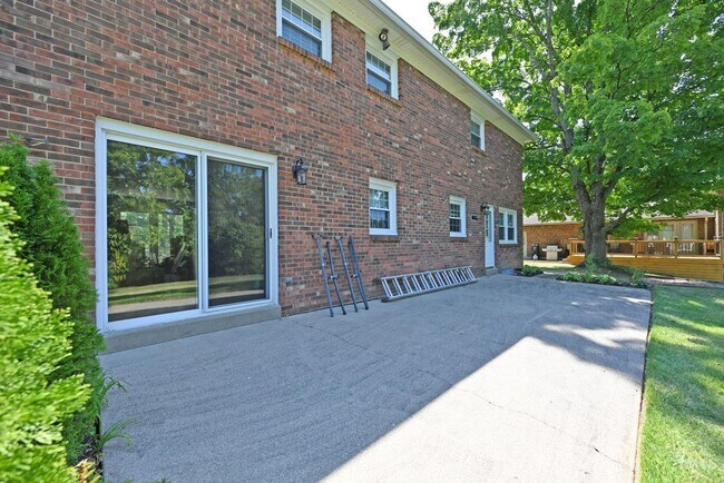 Building Photo - 9673 Placid Dr