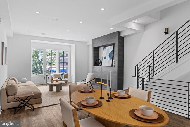 Building Photo - 742 S Broad St