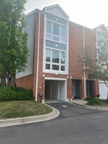 Building Photo - 274 Main Sail Ct