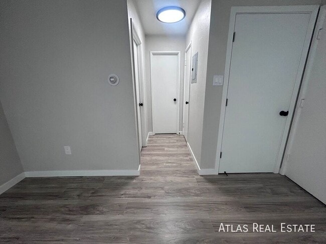 Building Photo - 551 S Fairfax St