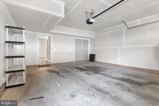 Building Photo - 7210 Hartley Ln