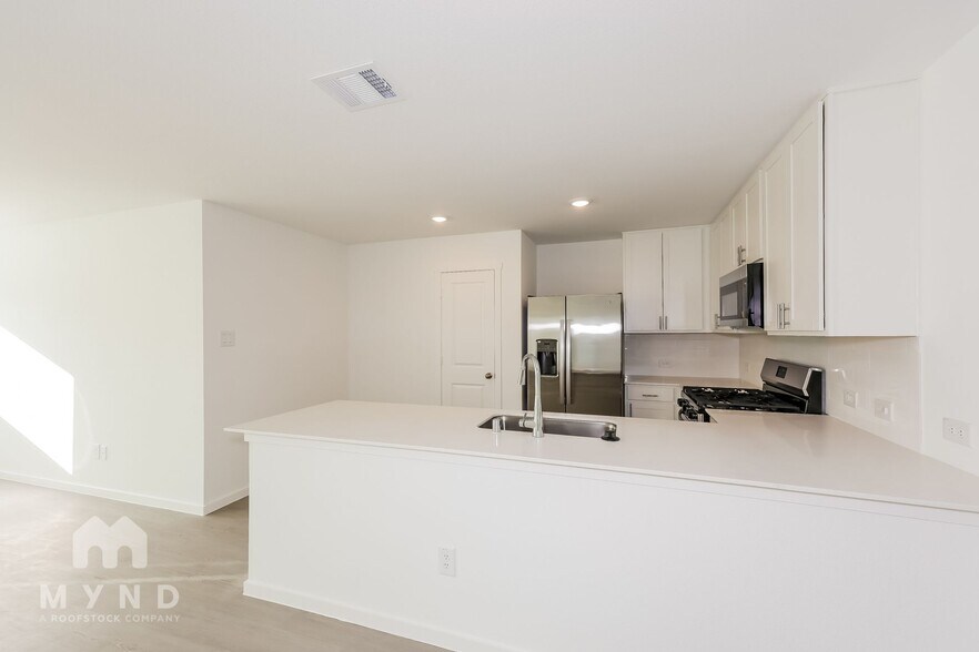 Building Photo - 2708 River Knl Ln