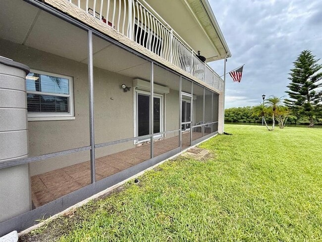 Building Photo - 8801 Bay Pointe Dr