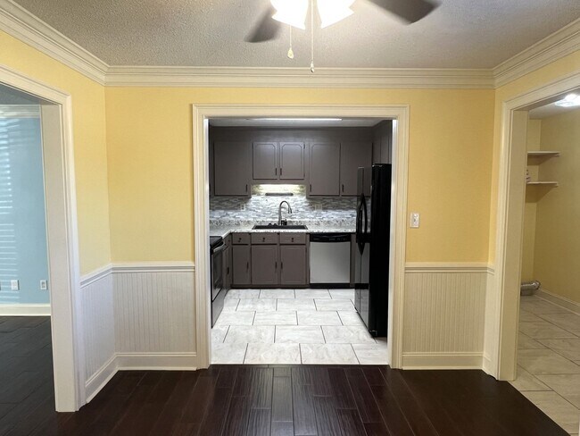 Building Photo - Great Home in Dove Cove Subdivision