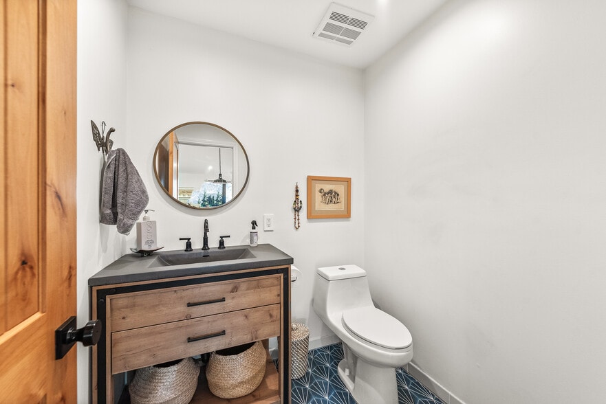 Building Photo - 2474 Barbara Dr