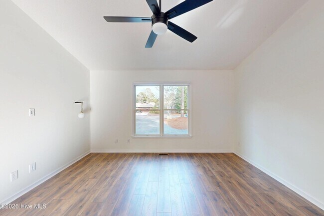 Building Photo - 1245 Monticello Dr