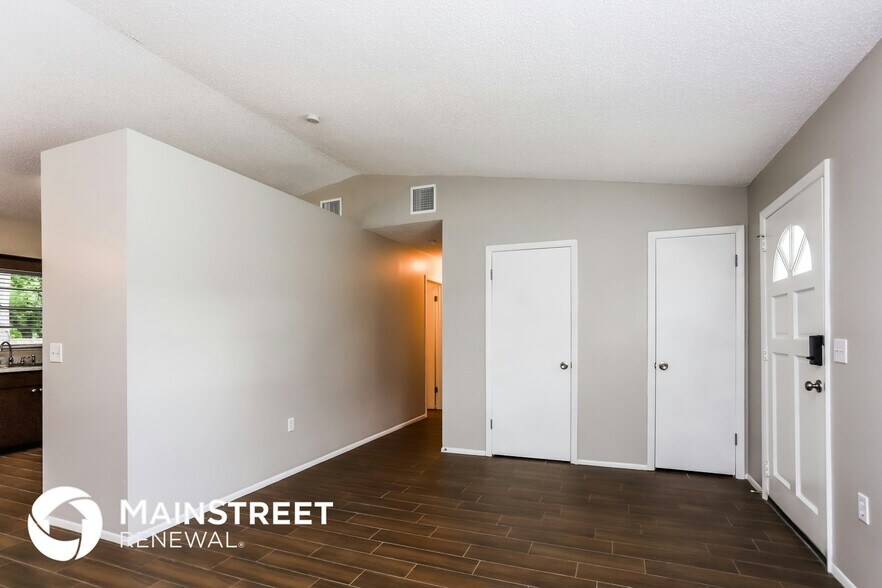 Building Photo - 345 S Indica Ct